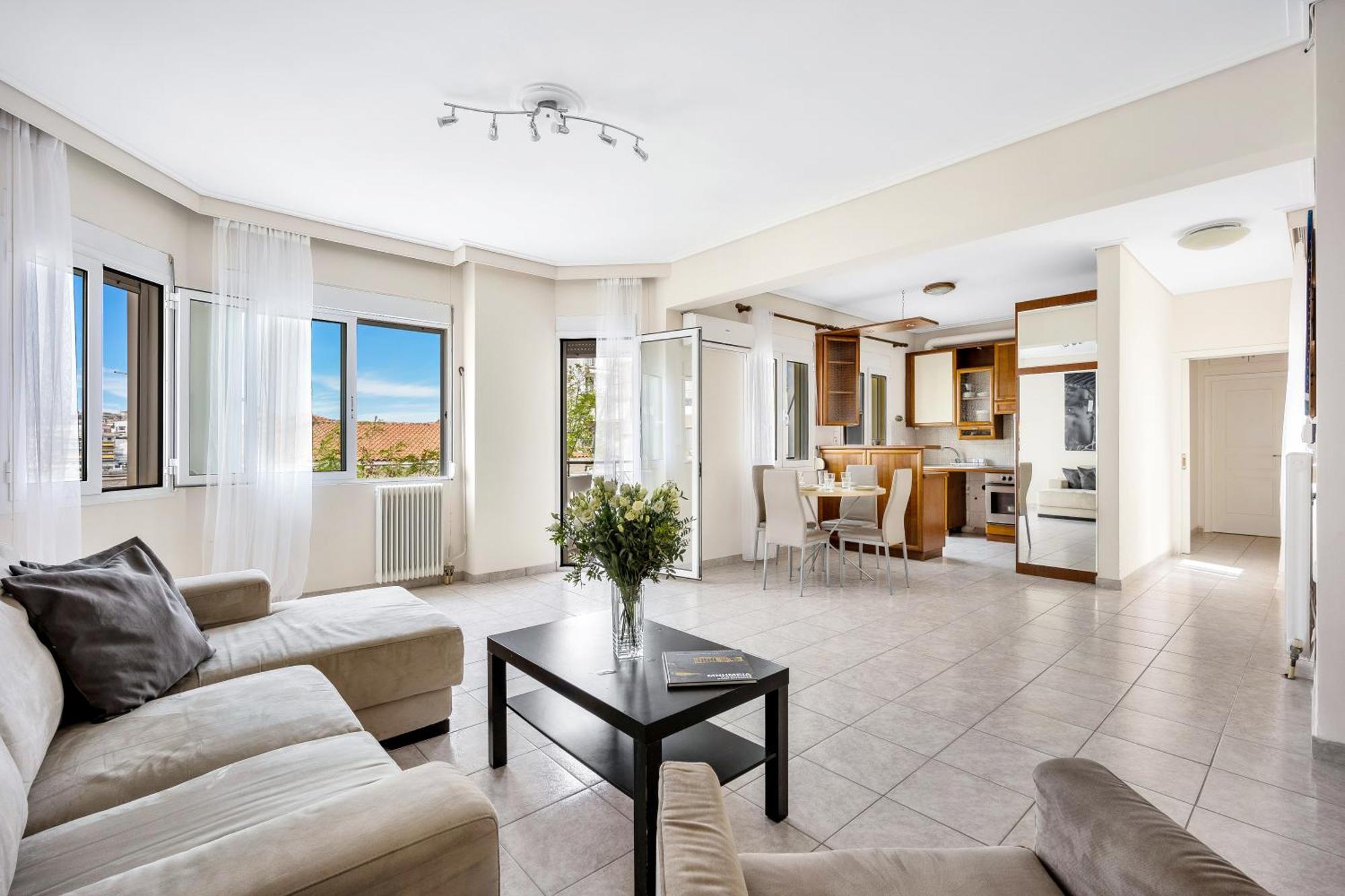 Fabulous Central Apartment Close To The Sea! Халкис Екстериор снимка