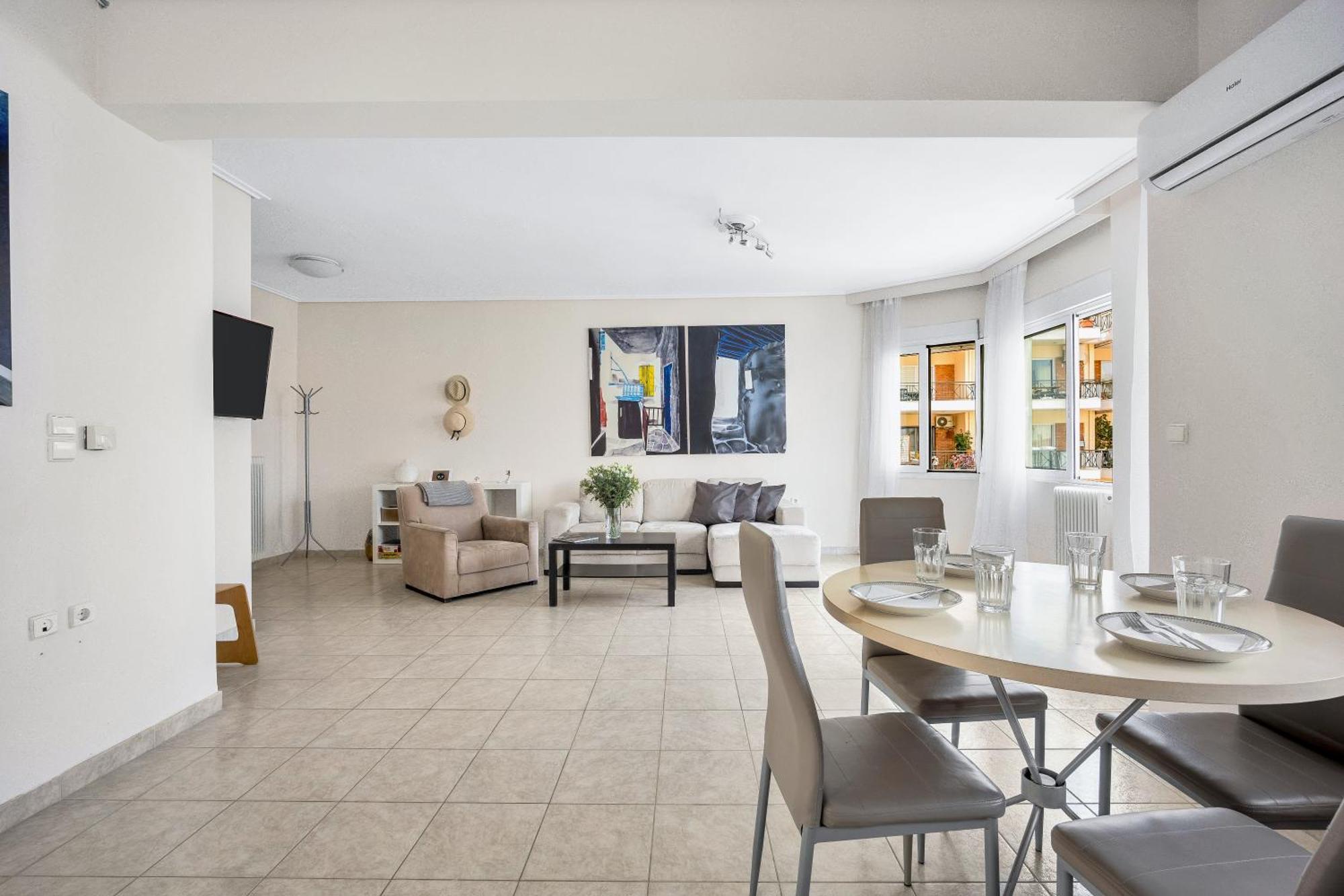 Fabulous Central Apartment Close To The Sea! Халкис Екстериор снимка