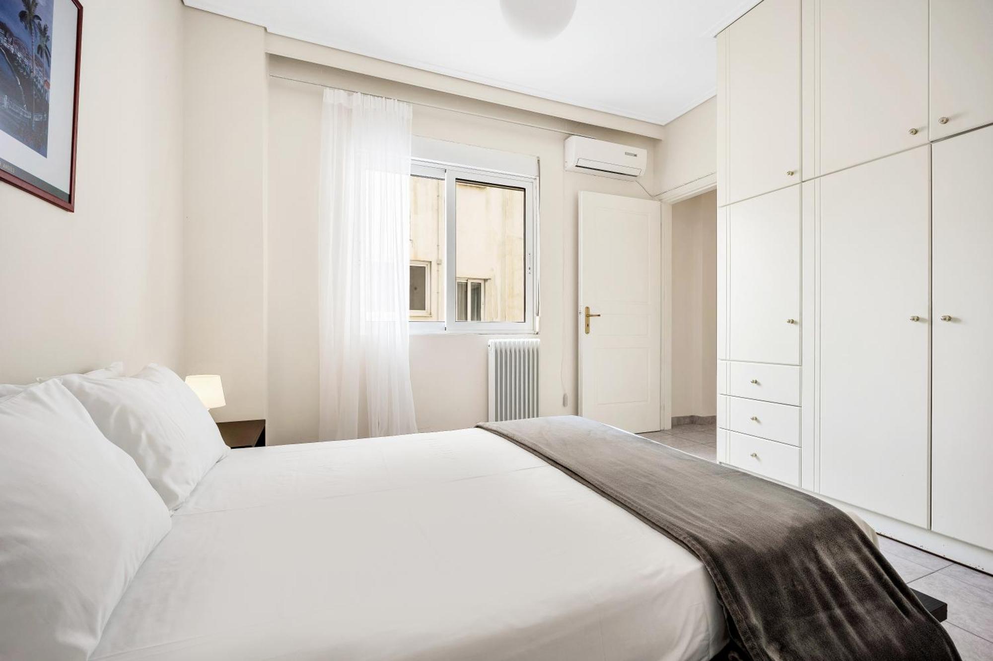 Fabulous Central Apartment Close To The Sea! Халкис Екстериор снимка