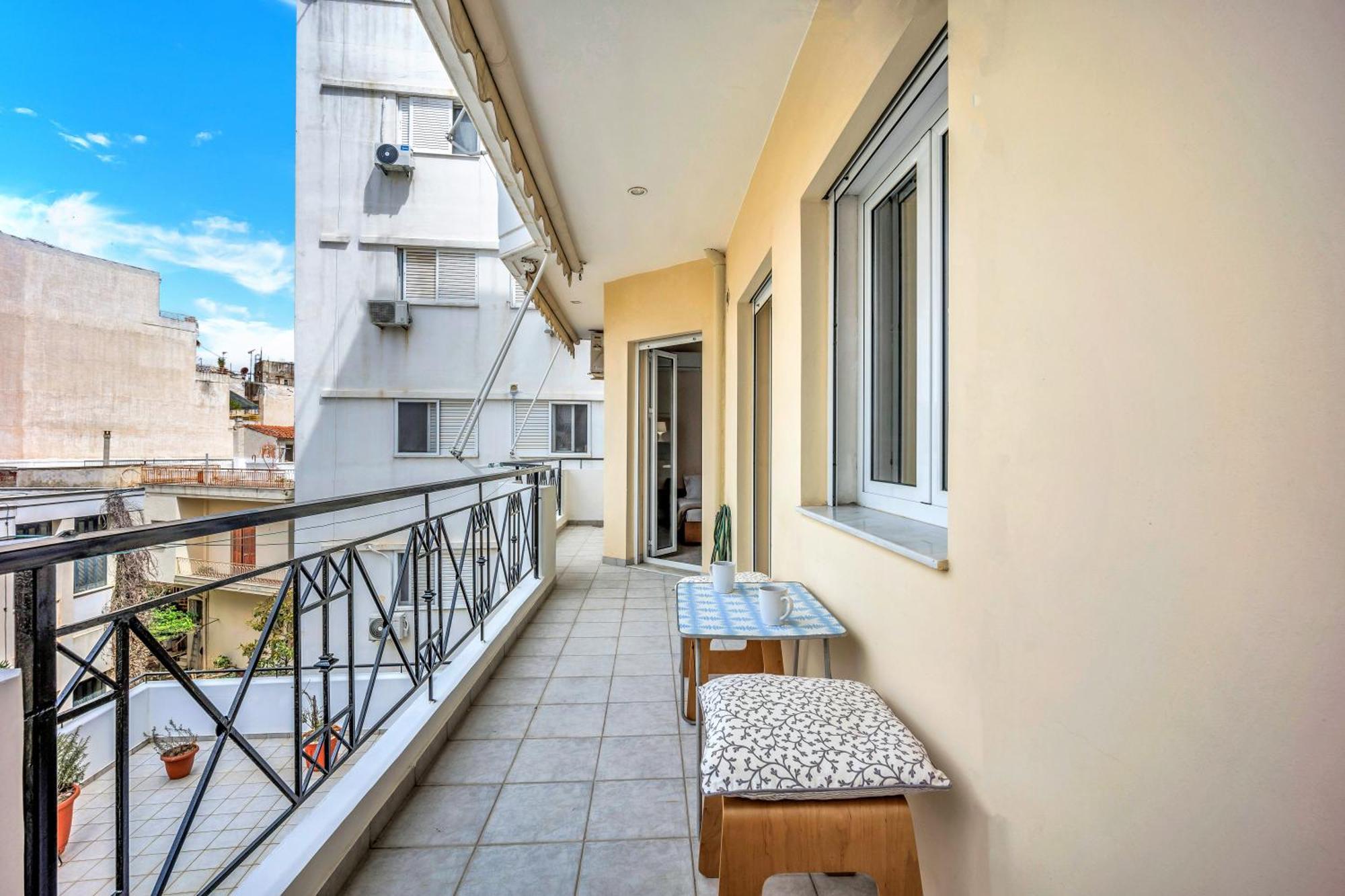 Fabulous Central Apartment Close To The Sea! Халкис Екстериор снимка