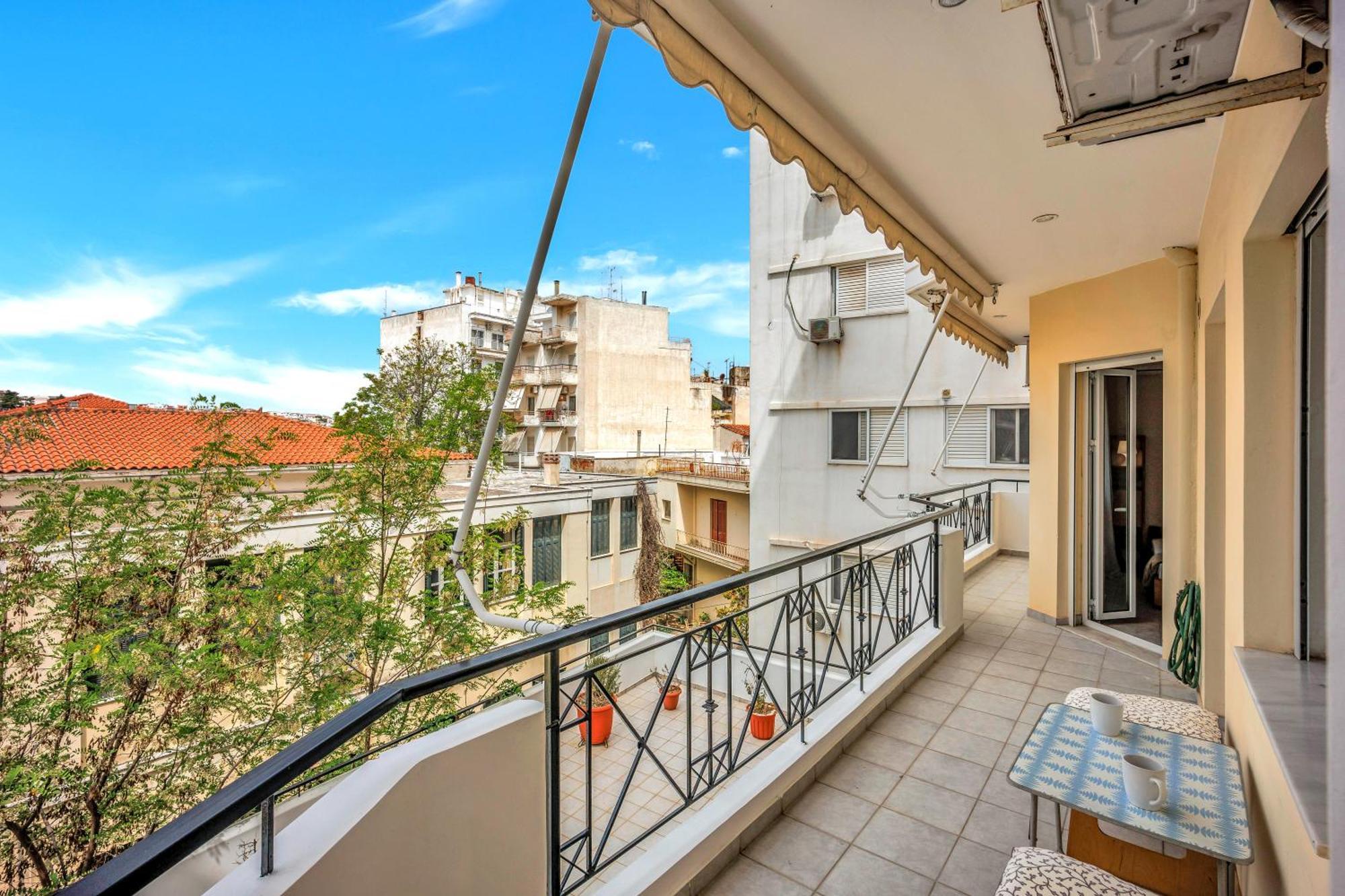 Fabulous Central Apartment Close To The Sea! Халкис Екстериор снимка