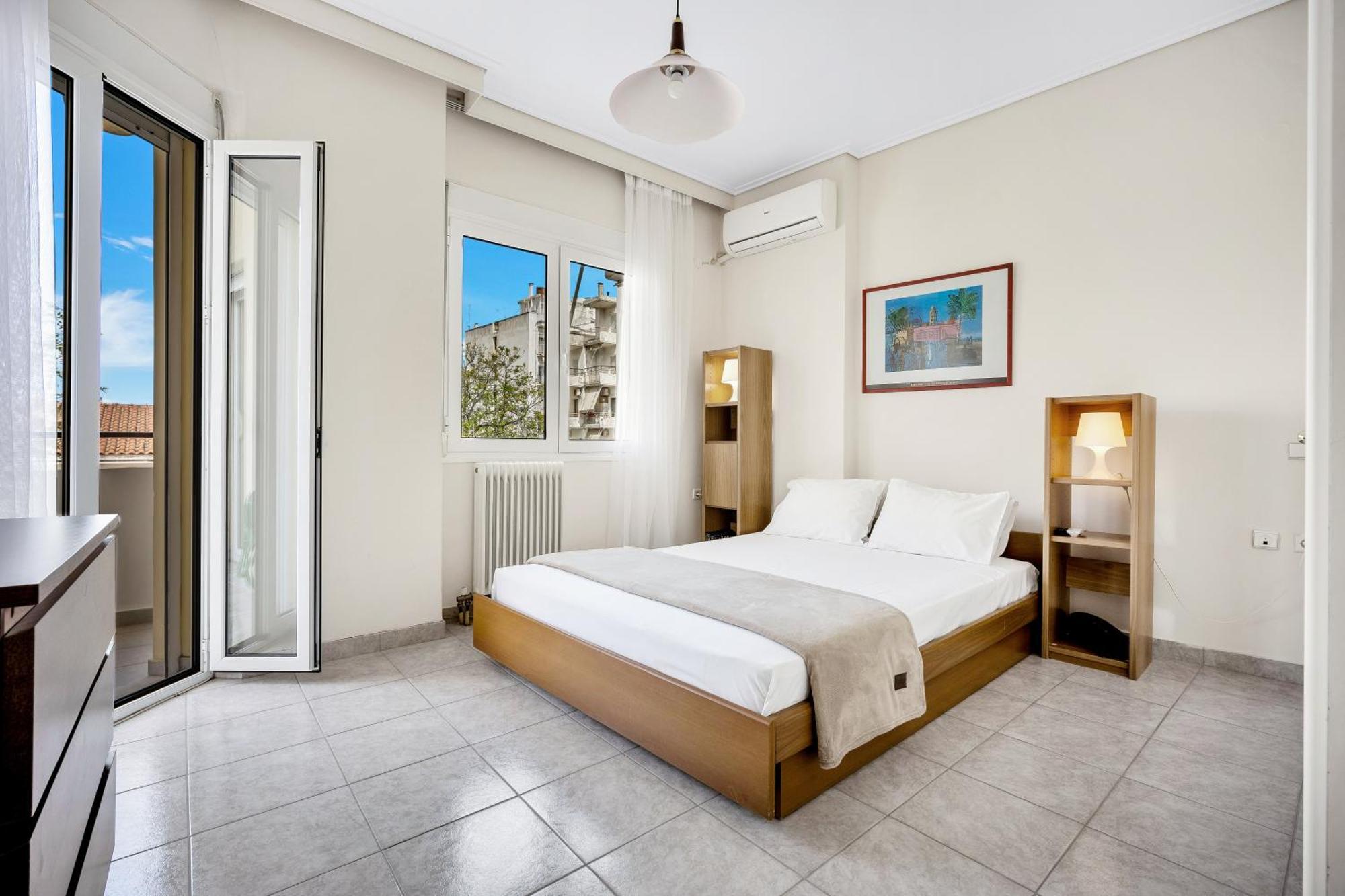 Fabulous Central Apartment Close To The Sea! Халкис Екстериор снимка