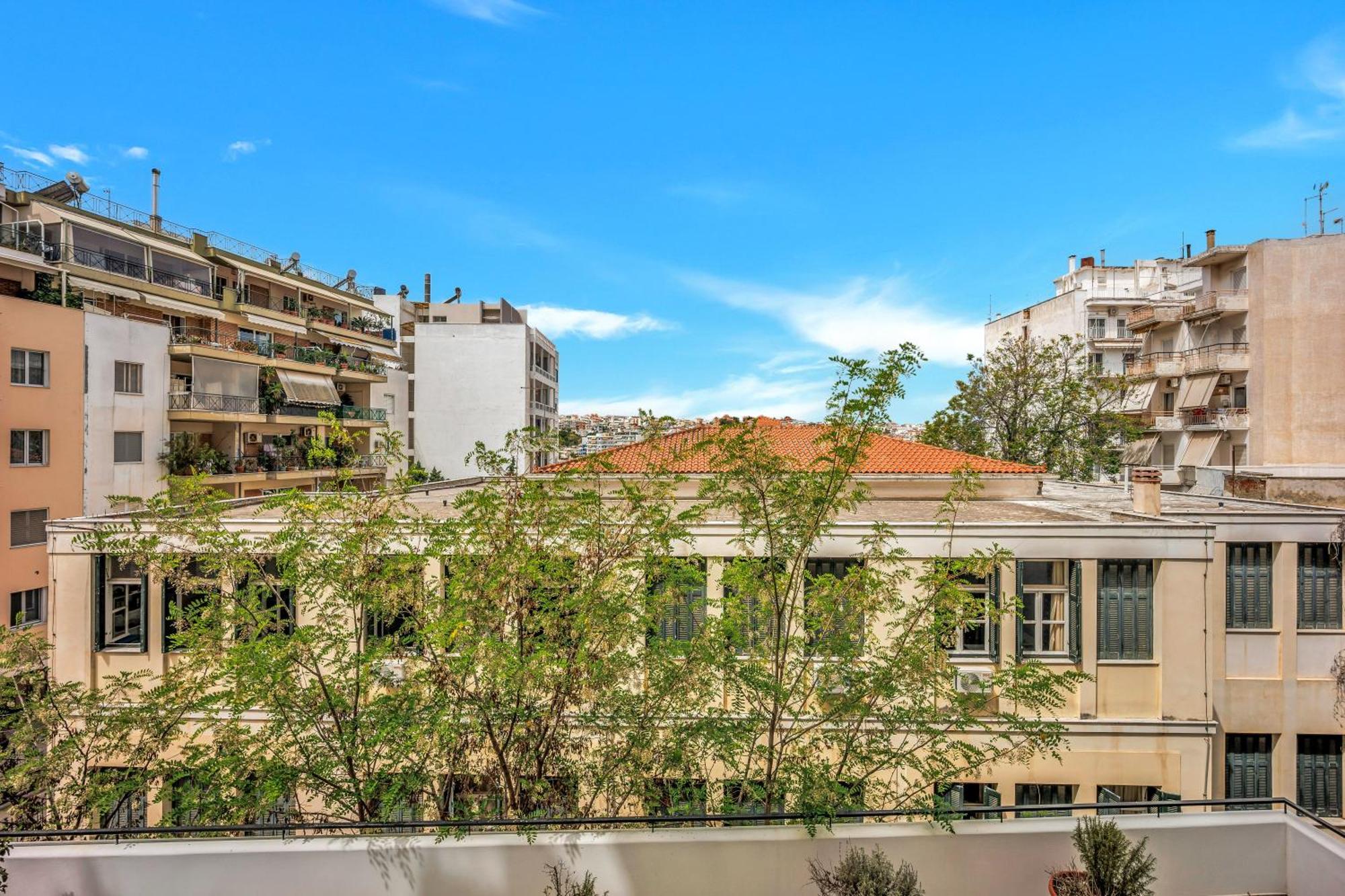 Fabulous Central Apartment Close To The Sea! Халкис Екстериор снимка